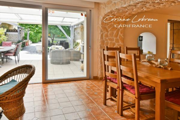 Maison de village avec bel espace extérieur