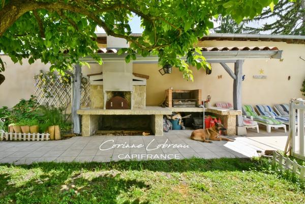Maison de village avec bel espace extérieur
