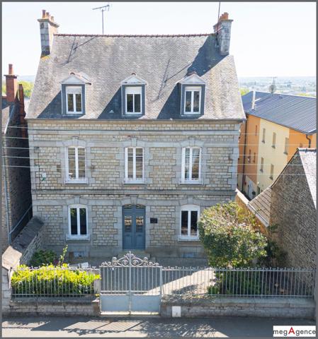 Appartement à FOUGERES, 35300 - 4 pièces 85m²