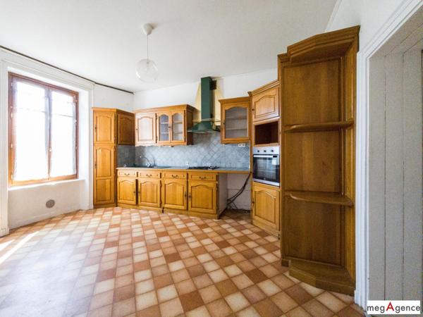 Appartement à FOUGERES, 35300 - 4 pièces 85m²