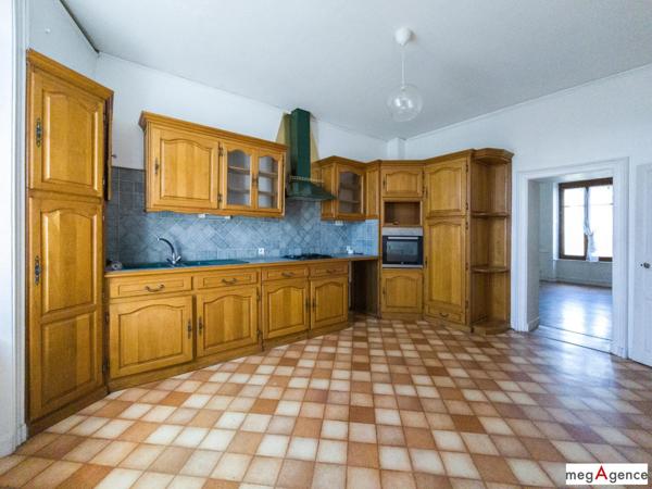 Appartement à FOUGERES, 35300 - 4 pièces 85m²