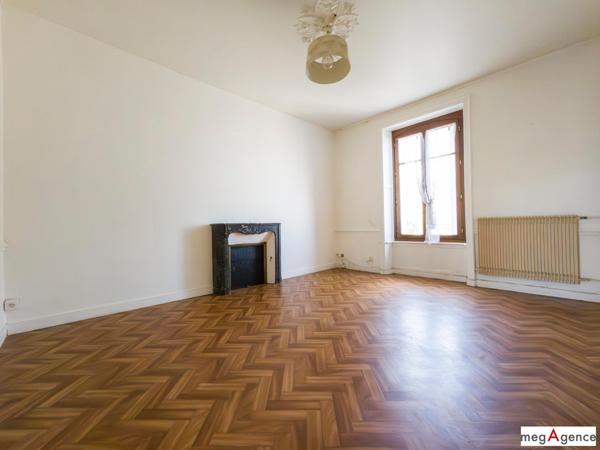 Appartement à FOUGERES, 35300 - 4 pièces 85m²