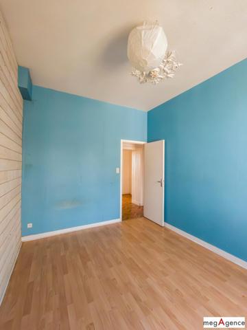 Appartement à FOUGERES, 35300 - 4 pièces 85m²