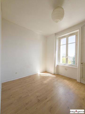 Appartement à FOUGERES, 35300 - 4 pièces 85m²