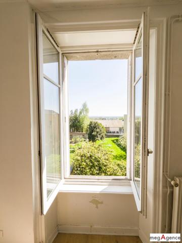 Appartement à FOUGERES, 35300 - 4 pièces 85m²