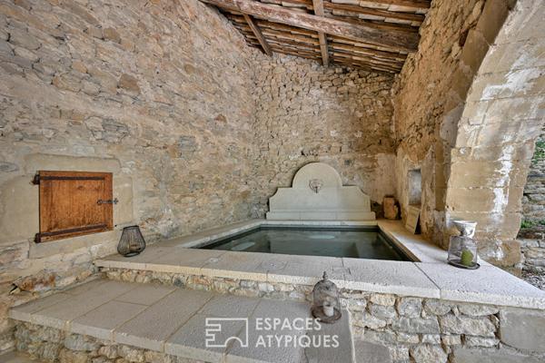 Elégante propriété de village avec jardin et bassin, proche d’Uzès