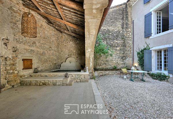 Elégante propriété de village avec jardin et bassin, proche d’Uzès