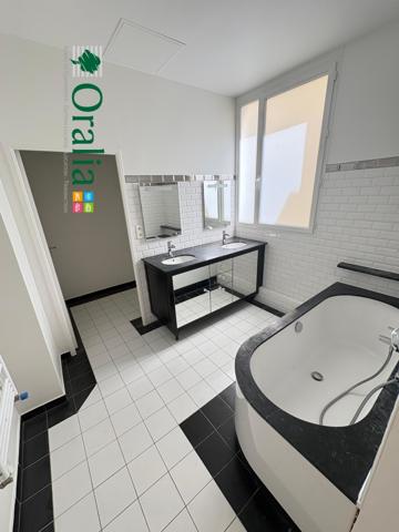 Appartement · Location Paris (75008) 5 pièces · 238m²