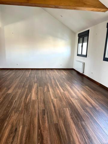 Maison à GOUSSAINVILLE, 95190 - 8 pièces 215m²