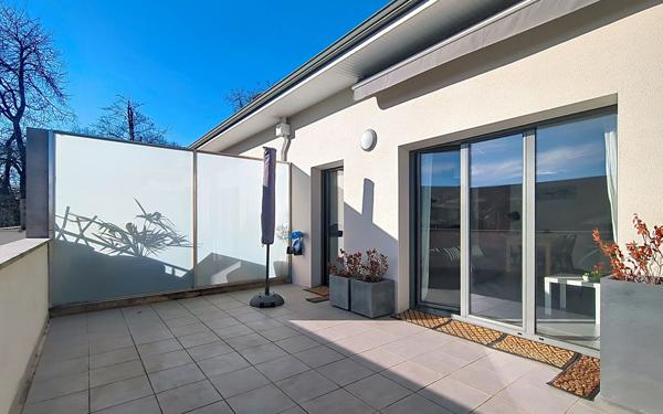 Appartement à vendre    3 pièces • 64 m2 Lons