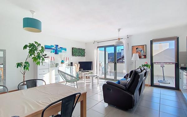Appartement à vendre    3 pièces • 64 m2 Lons
