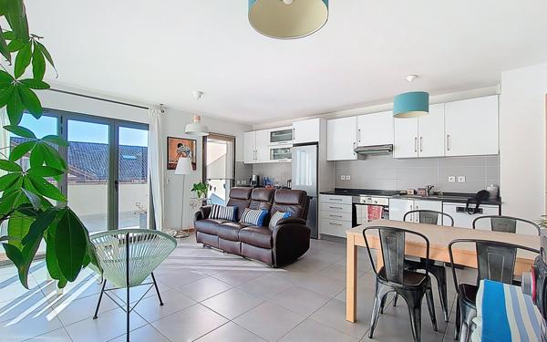 Appartement à vendre    3 pièces • 64 m2 Lons