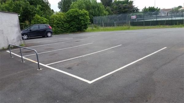 LE CHATEAU D'OLERON emplacement N°1 Local commercial de 204 m2 disponible