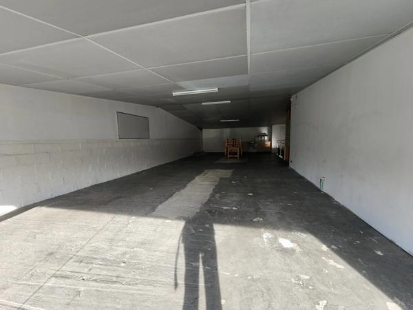 LE CHATEAU D'OLERON emplacement N°1 Local commercial de 204 m2 disponible