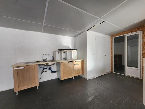 LE CHATEAU D'OLERON emplacement N°1 Local commercial de 204 m2 disponible