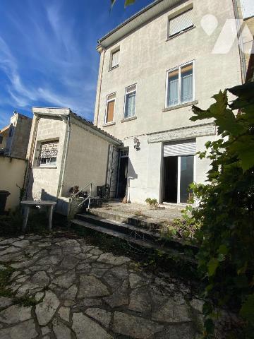 BORDEAUX SAINT GENES
Située rue de Pessac cette magnifique demeure bourgeoise avec éléments d'...