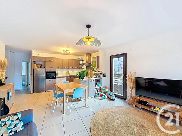 Appartement F3 à vendre  3 pièces - 57,77 m 2   LYON  - 69007