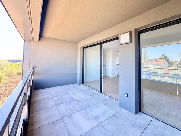 T3 avec sa terrasse de 10m² + 2 parkings/box en souterrain