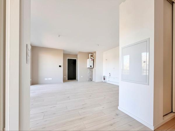 T3 avec sa terrasse de 10m² + 2 parkings/box en souterrain