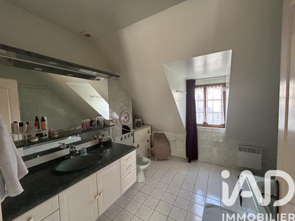 Maison à vendre 6 pièces 152 m² Saint-Amand-Montrond