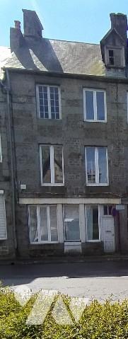 A vendre un immeuble, sur TINCHEBRAY-BOCAGE, comprenant deux logements :