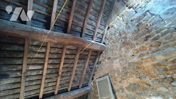 A vendre un immeuble, sur TINCHEBRAY-BOCAGE, comprenant deux logements :