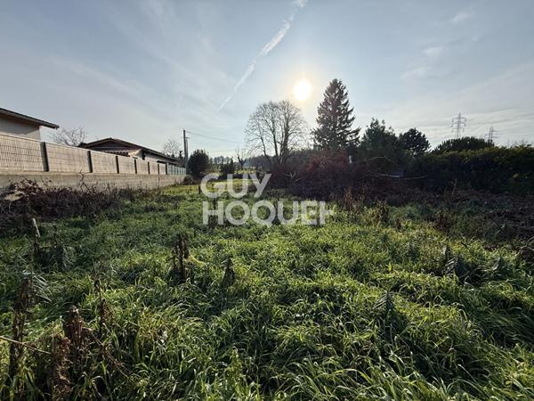 A VENDRE - Parcelle de terrain à bâtir sur CREST (26400)