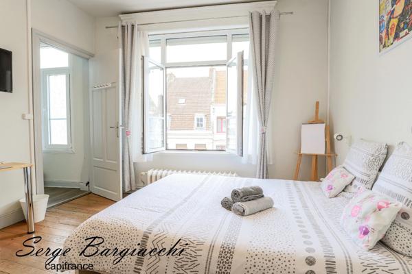 A Douai centre , Immeuble de rapport meublé tout confort, 6 chambres ; 200m²