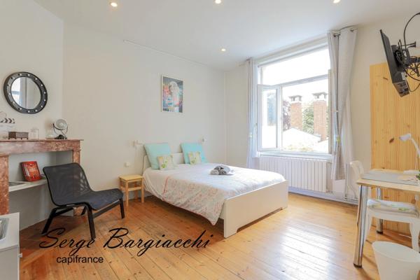 A Douai centre , Immeuble de rapport meublé tout confort, 6 chambres ; 200m²