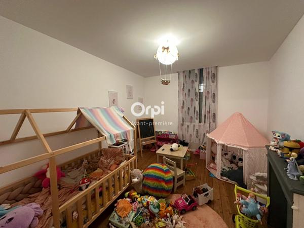 Immeuble à vendre    7 pièces •  Joyeuse