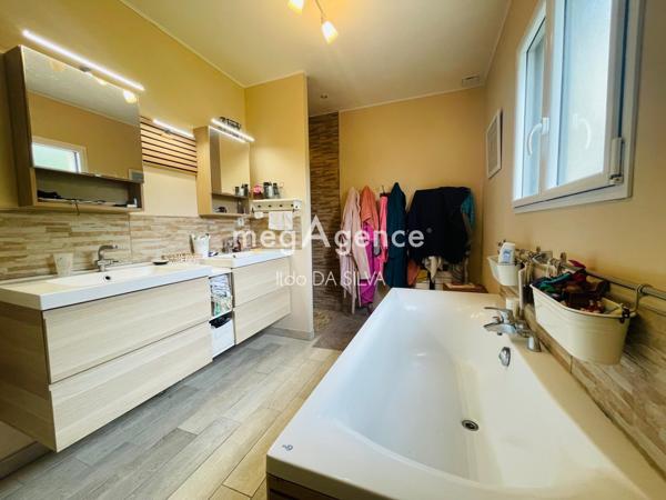 Maison à OISEMONT, 80140 - 5 pièces 194m²