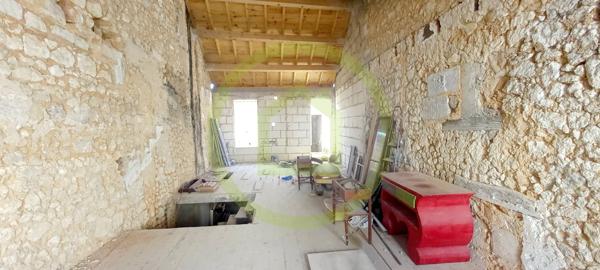 Maison à rénover à MONTGUYON (17270)