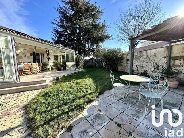 Maison traditionnelle 7 pièces de 174 m² à Rodilhan (30230)