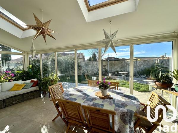 Maison traditionnelle 7 pièces de 174 m² à Rodilhan (30230)