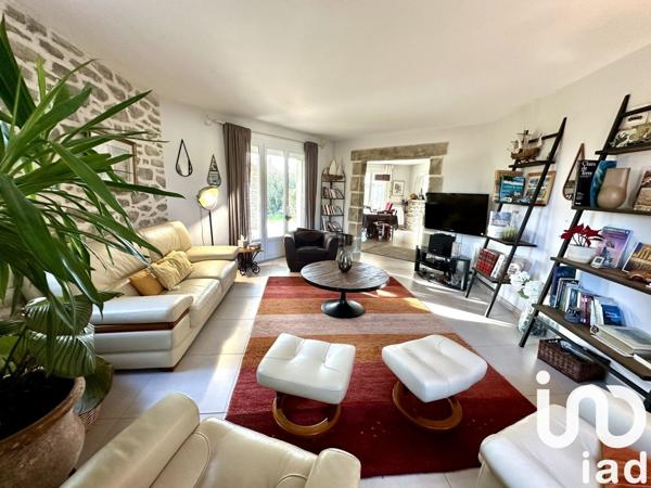 Maison traditionnelle 7 pièces de 174 m² à Rodilhan (30230)