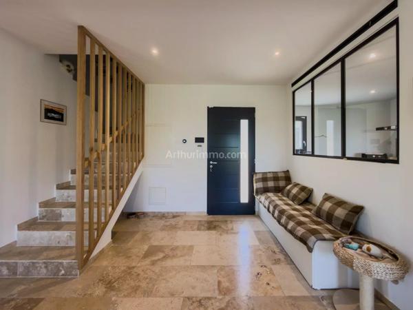 Vente                                                      Villa
                        
                     5 pièces                      115 m2                     à Draguignan