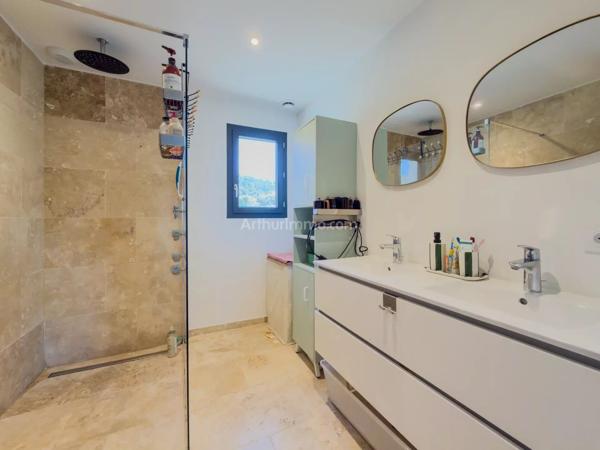 Vente                                                      Villa
                        
                     5 pièces                      115 m2                     à Draguignan