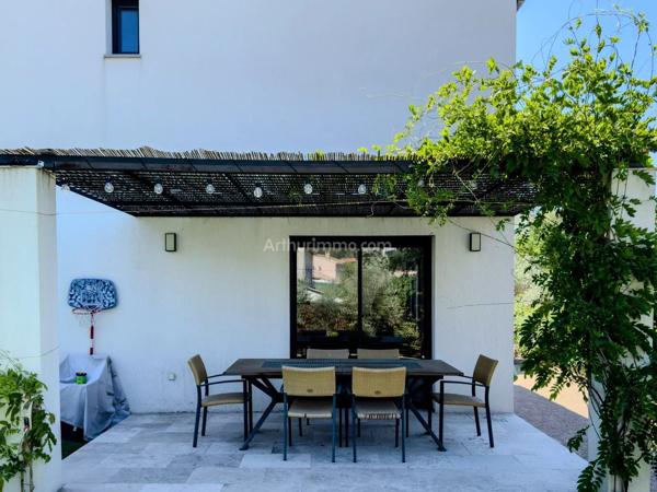 Vente                                                      Villa
                        
                     5 pièces                      115 m2                     à Draguignan