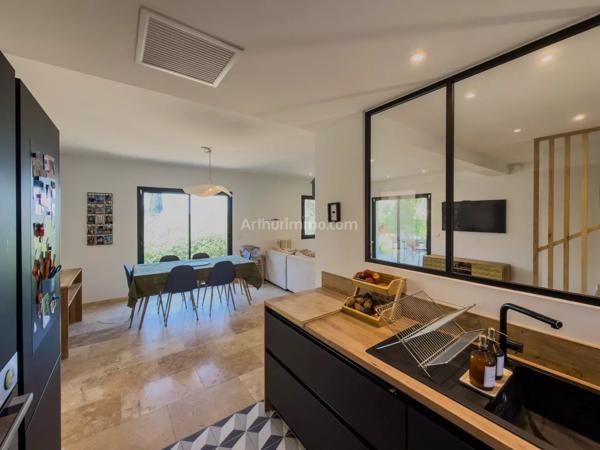 Vente                                                      Villa
                        
                     5 pièces                      115 m2                     à Draguignan