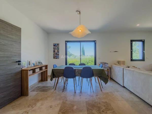 Vente                                                      Villa
                        
                     5 pièces                      115 m2                     à Draguignan