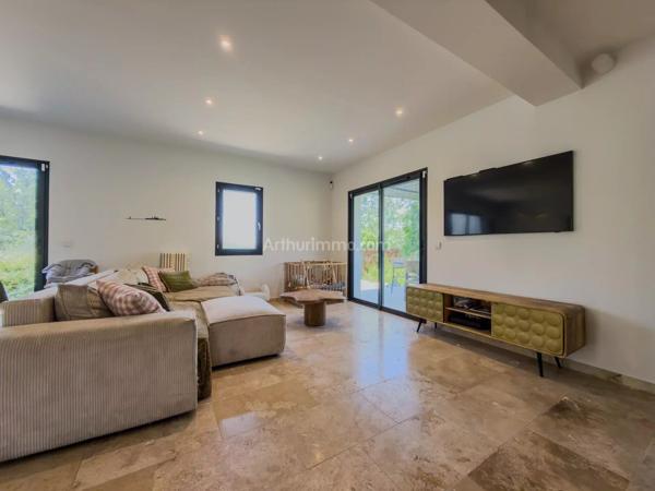 Vente                                                      Villa
                        
                     5 pièces                      115 m2                     à Draguignan