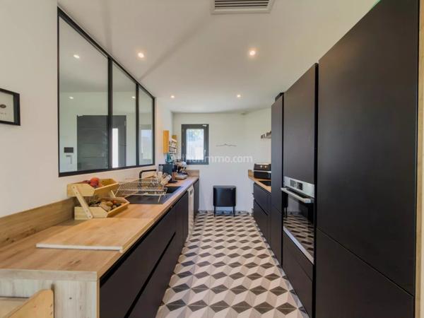 Vente                                                      Villa
                        
                     5 pièces                      115 m2                     à Draguignan