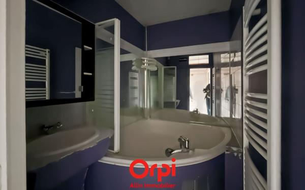 Appartement à vendre    2 pièces • 2 m2 Montluçon