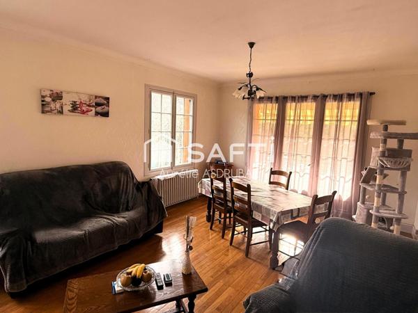 Maison traditionnelle de 81 m² à St Cyprien 24220