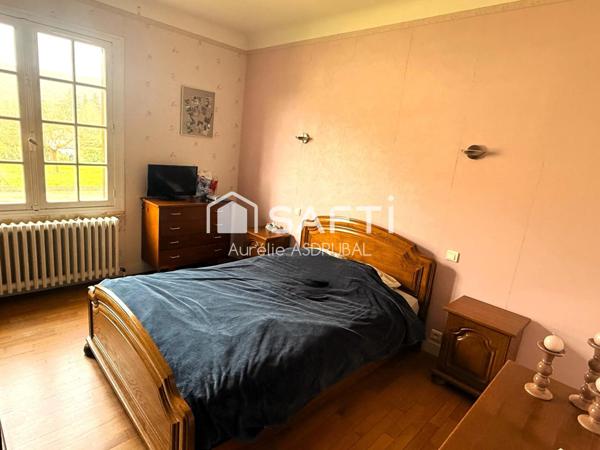 Maison traditionnelle de 81 m² à St Cyprien 24220