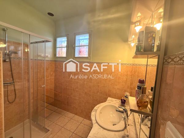 Maison traditionnelle de 81 m² à St Cyprien 24220