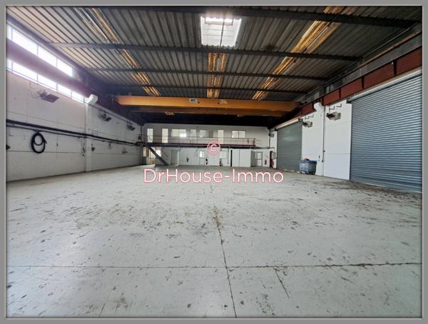 Commerce à louer de 690 m²