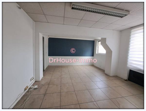 Commerce à louer de 690 m²