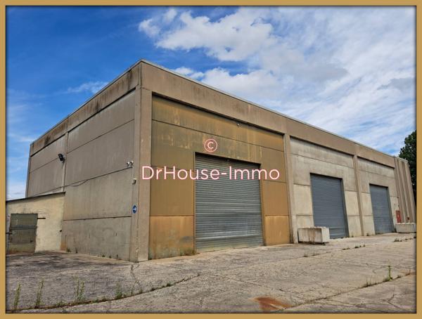 Commerce à louer de 690 m²