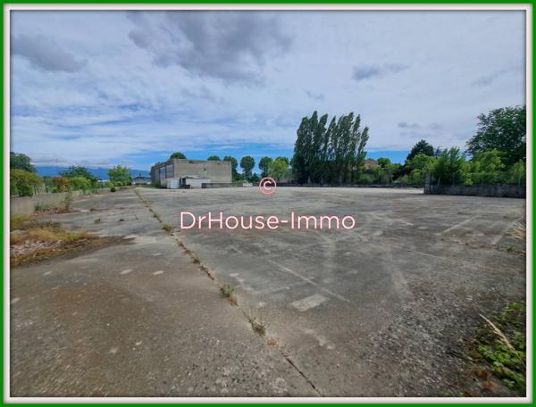 Commerce à louer de 690 m²